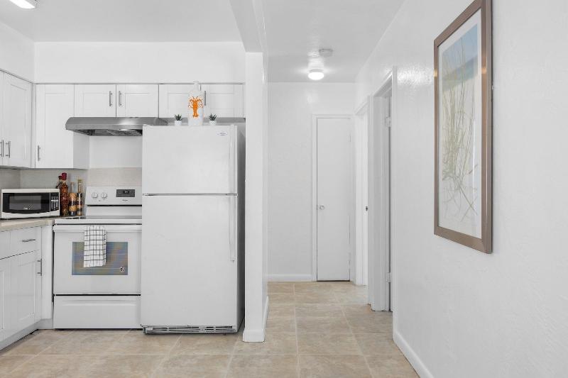 Sunset Inn Hallandale Beach image