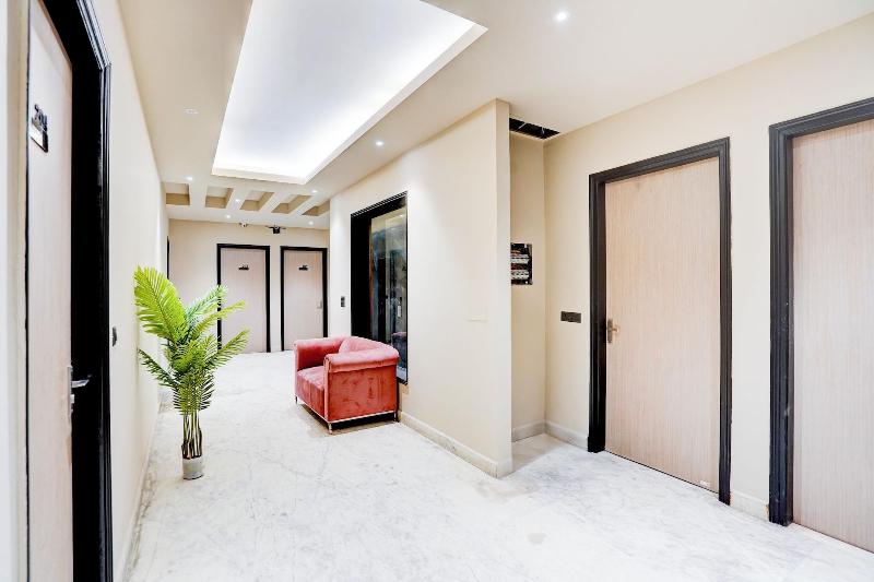 Hotel Royal City image