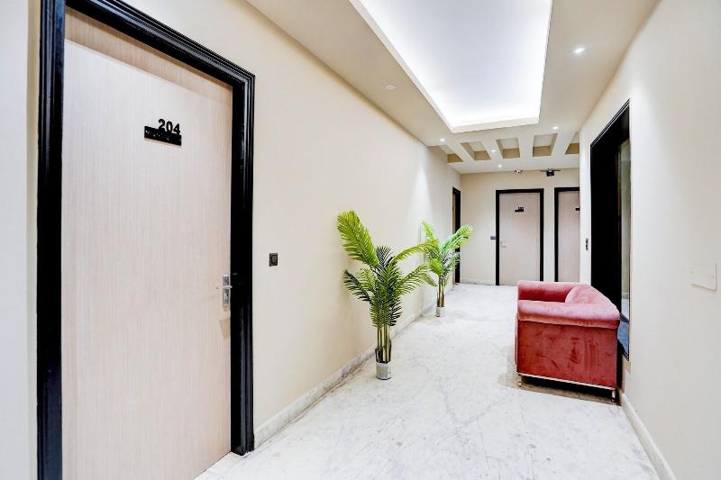 Hotel Royal City image
