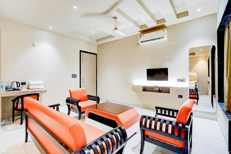 Hotel Royal City image