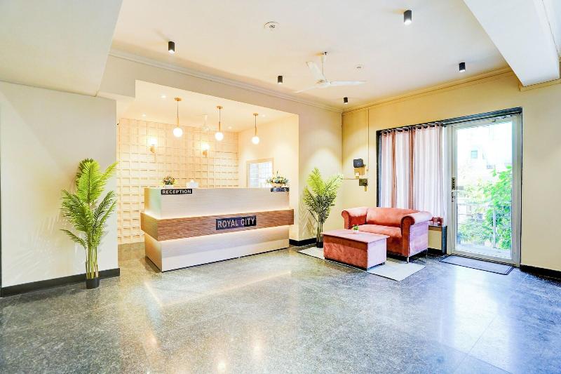 Hotel Royal City image