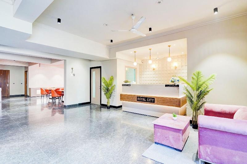 Hotel Royal City image