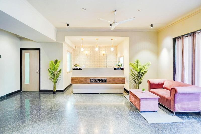 Hotel Royal City image