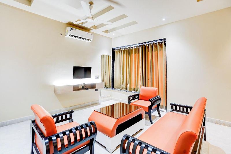 Hotel Royal City image