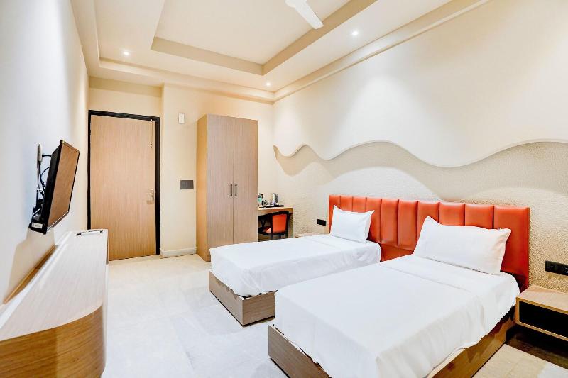 Hotel Royal City image