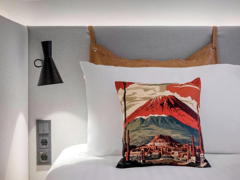 Moxy Pompeii image