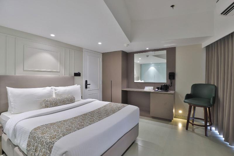 Hotel The Grand Suites image