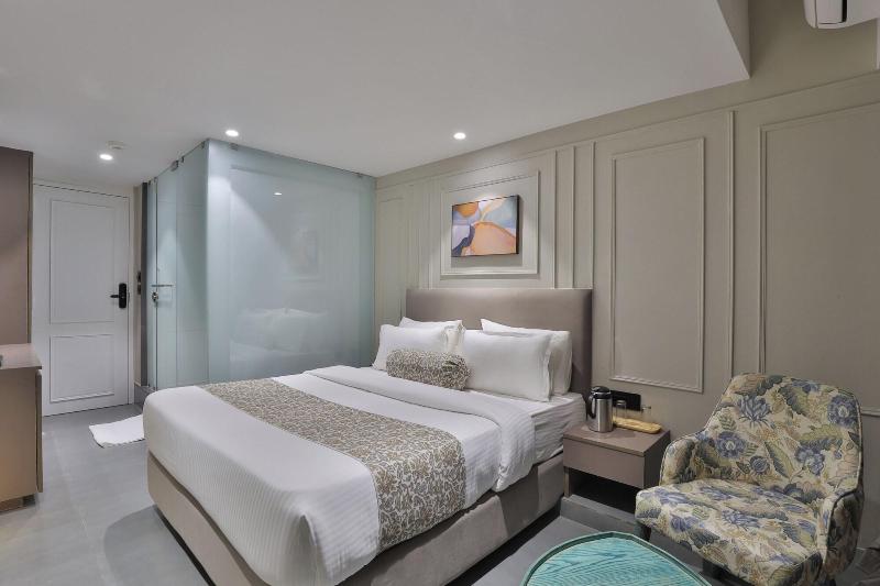Hotel The Grand Suites image