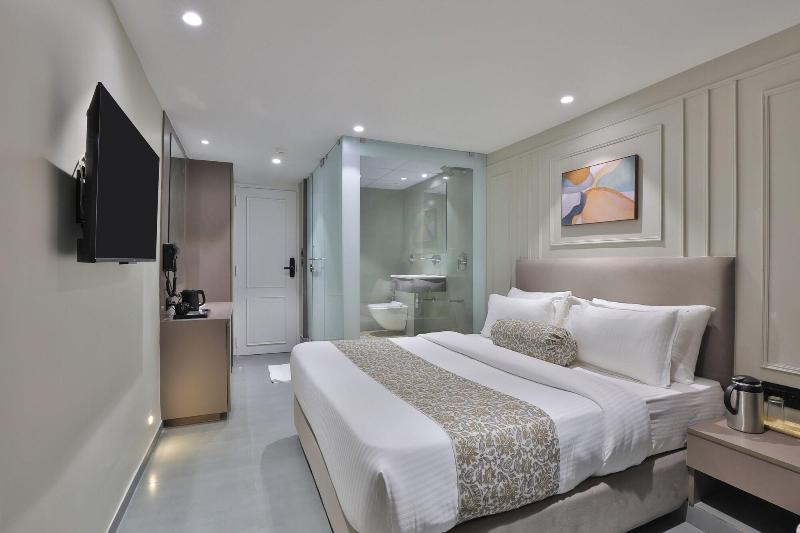 Hotel The Grand Suites image