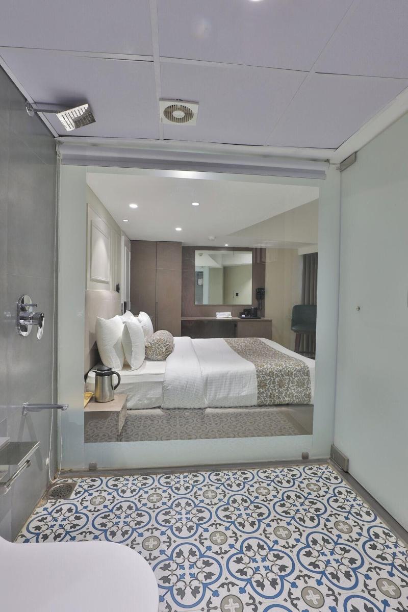 Hotel The Grand Suites image