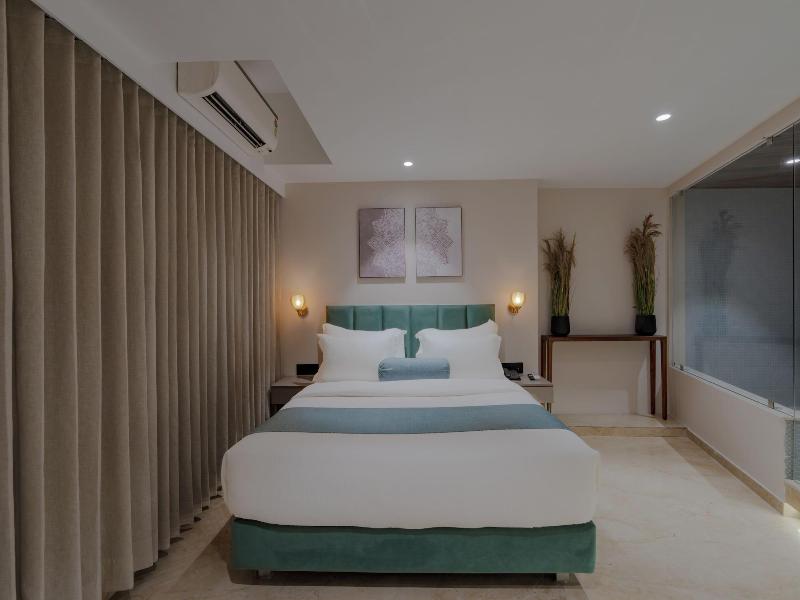 Hotel The Grand Suites image