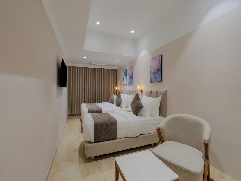 Hotel The Grand Suites image