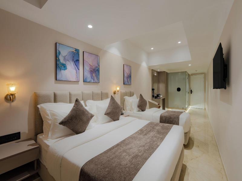 Hotel The Grand Suites image