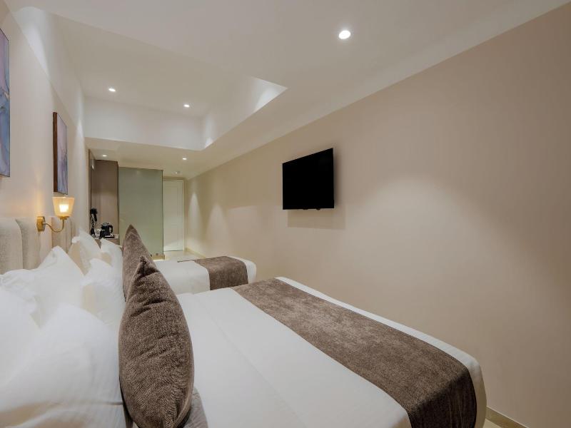 Hotel The Grand Suites image