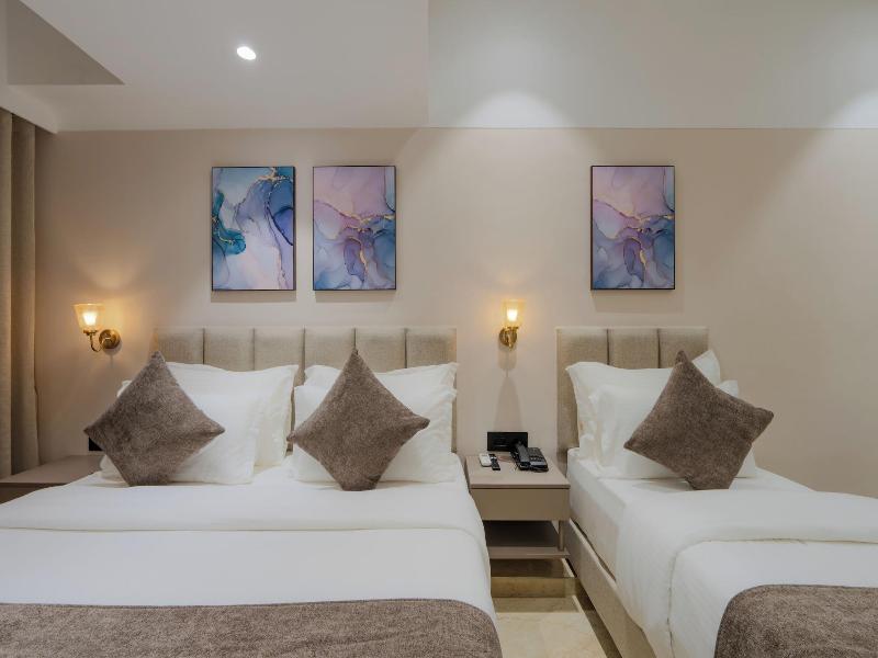 Hotel The Grand Suites image