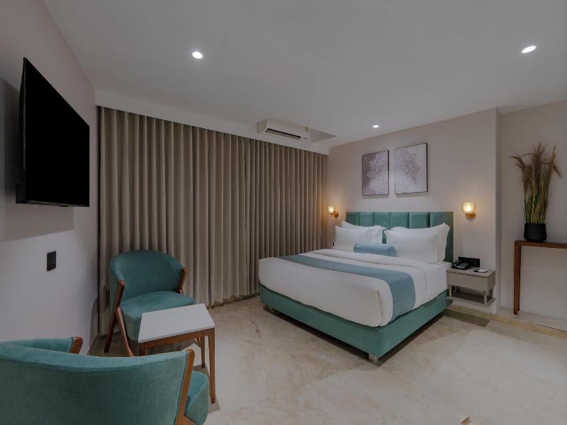 Hotel The Grand Suites image