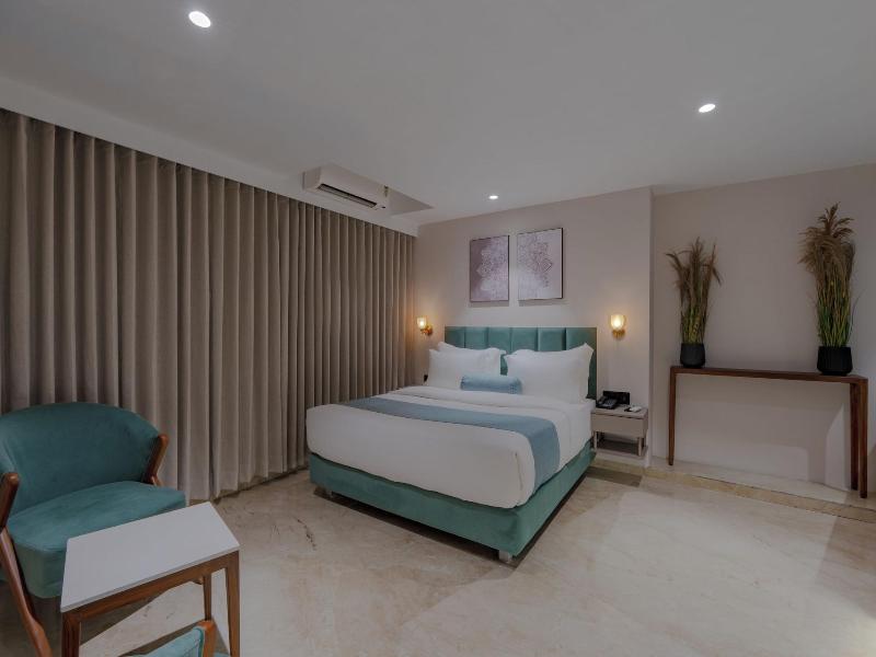 Hotel The Grand Suites image