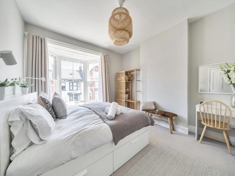 Victorian Beach House In Saltburn By The Sea image