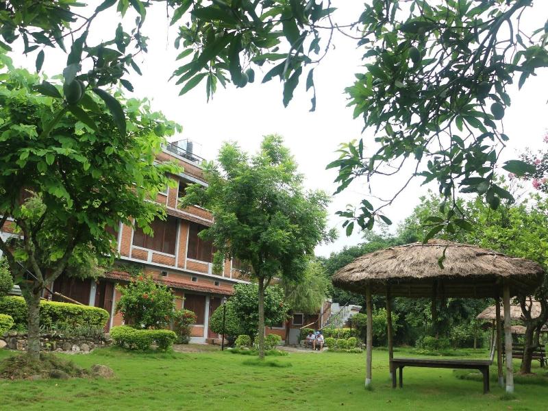 Lake Twenty Thousand Farm Retreat image