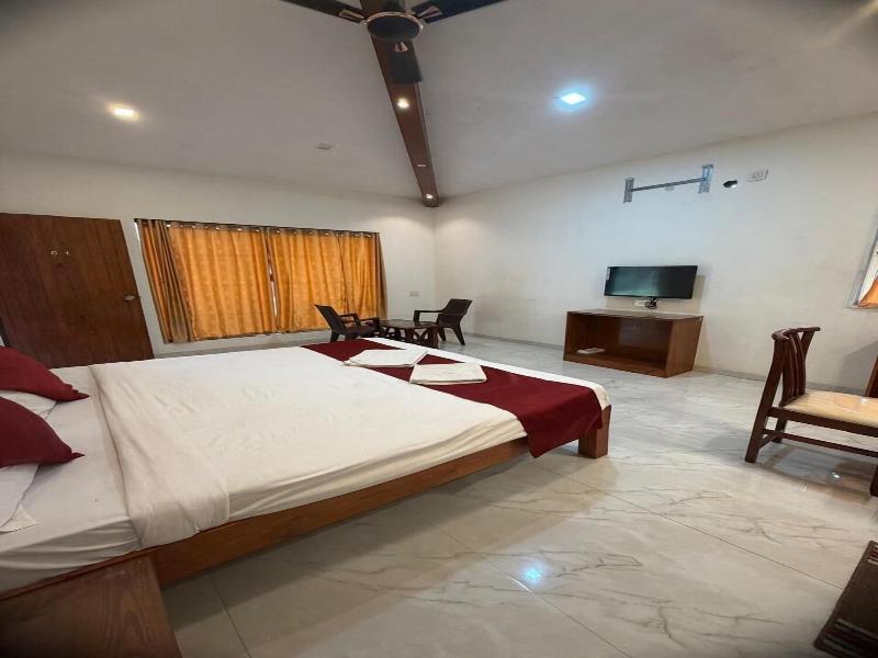 Green Heaven River Side Resort And Villa image