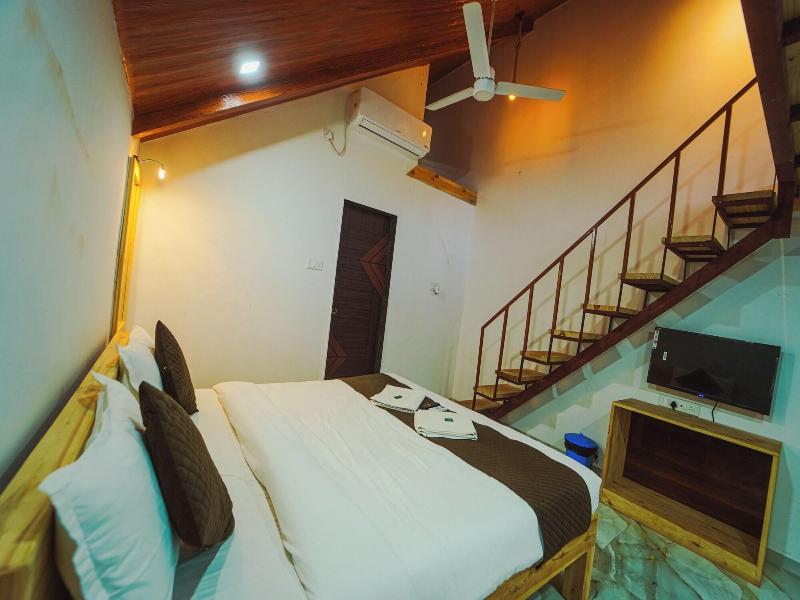 Green Heaven River Side Resort And Villa image