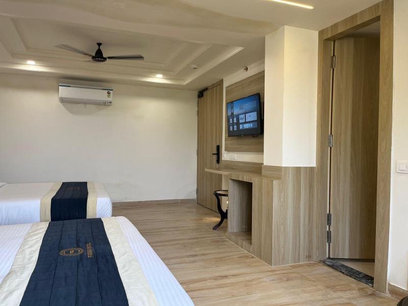 Foxoso Venue Hotel Delhi Airport image