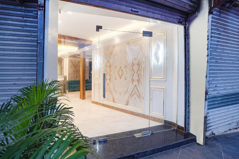 Fabhotel Well Back image