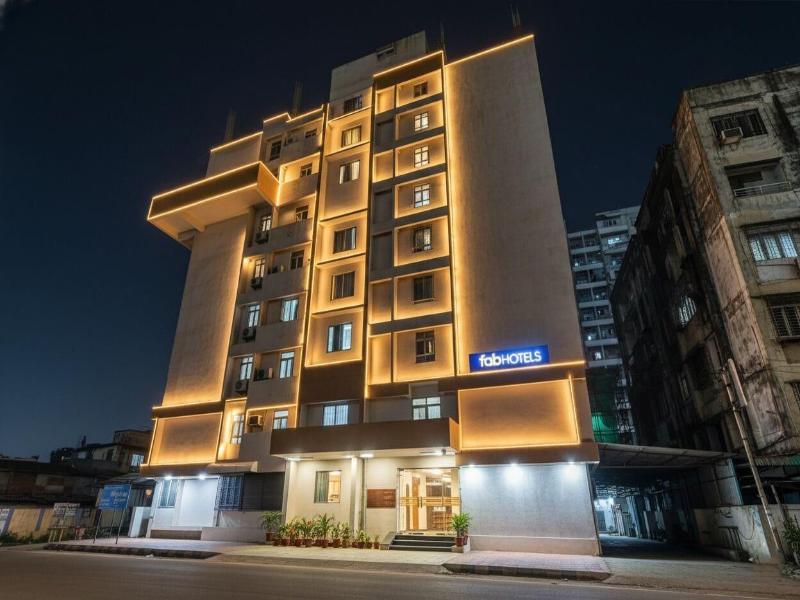 Fabhotel Well Back image