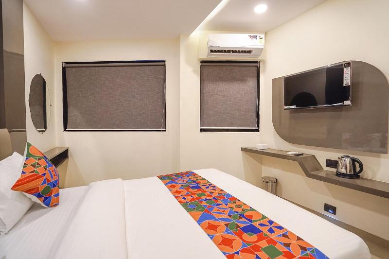 Fabhotel Well Back image