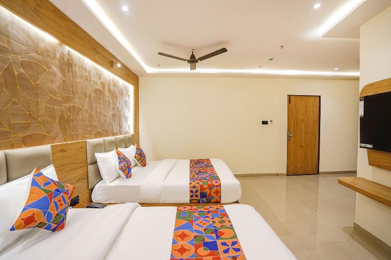 Fabhotel Well Back image