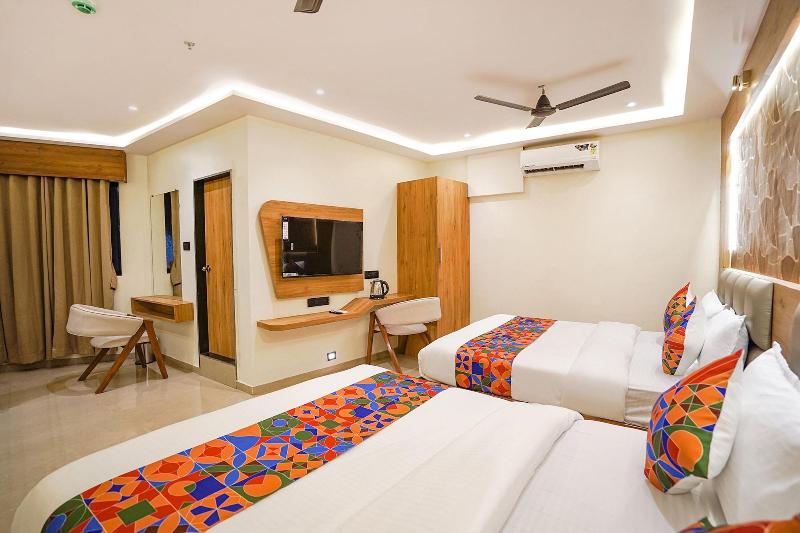 Fabhotel Well Back image