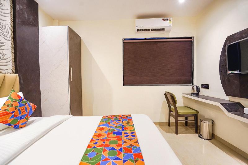 Fabhotel Well Back image