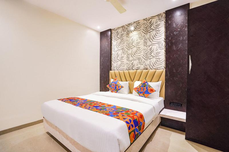 Fabhotel Well Back image