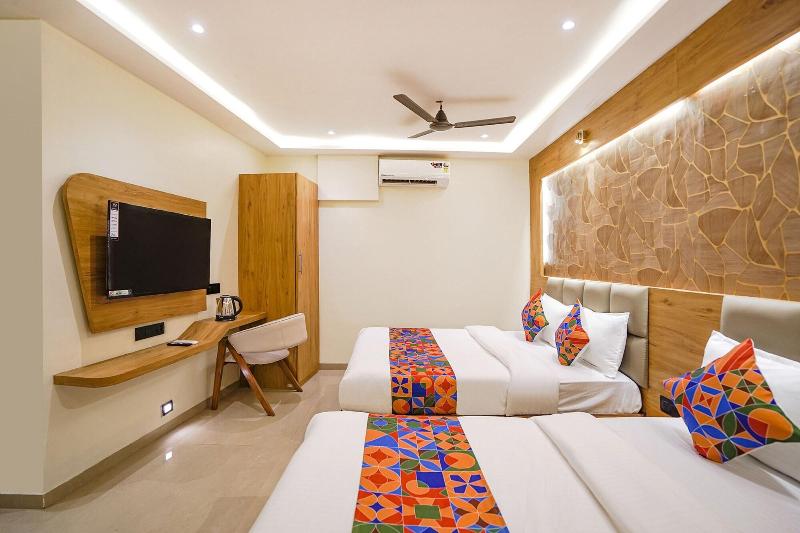 Fabhotel Well Back image