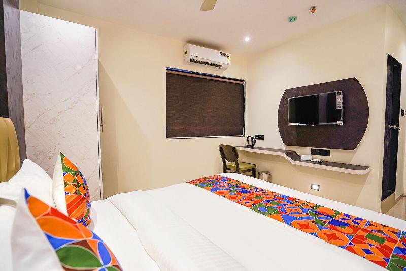 Fabhotel Well Back image