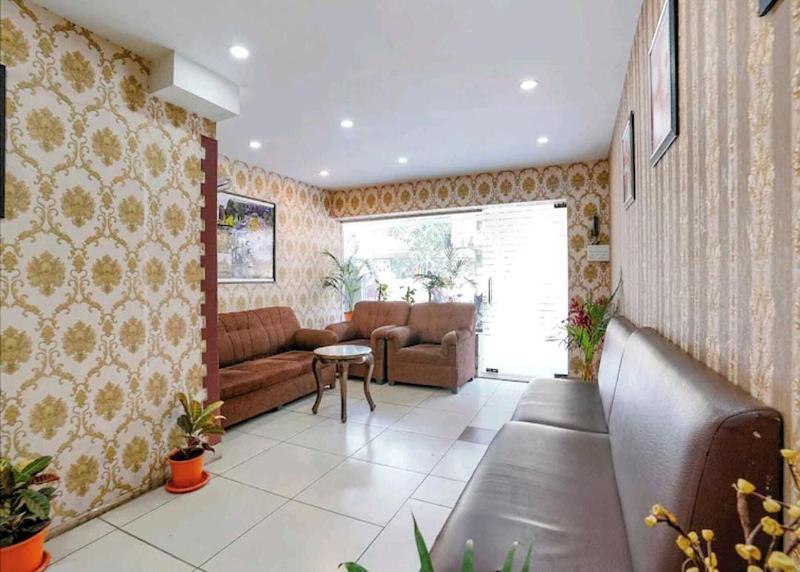 Hotel Gargi Deluxe image
