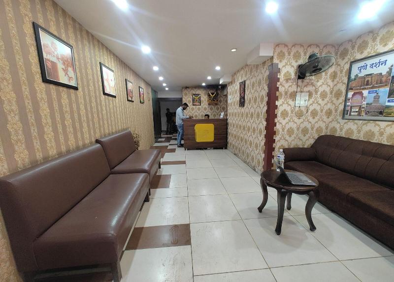 Hotel Gargi Deluxe image