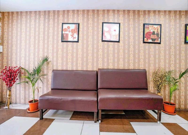 Hotel Gargi Deluxe image