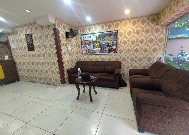 Hotel Gargi Deluxe image