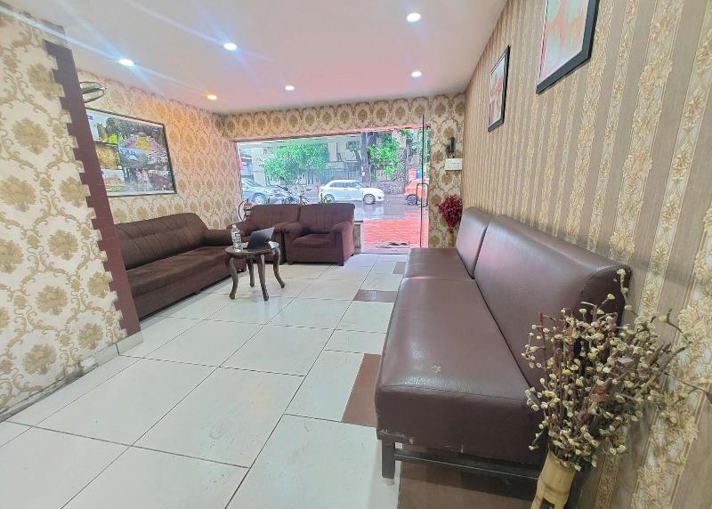 Hotel Gargi Deluxe image