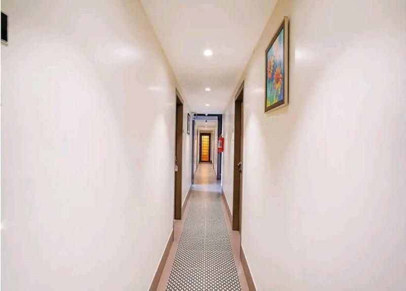 Hotel Gargi Deluxe image