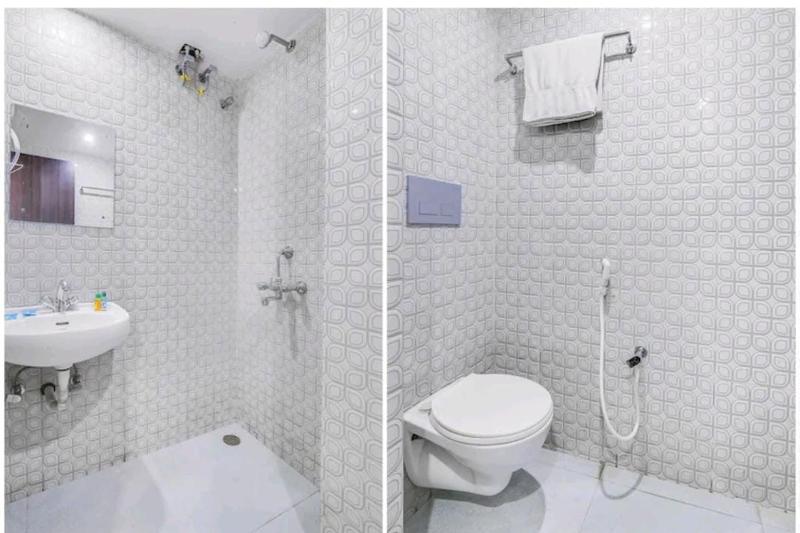Hotel Gargi Deluxe image