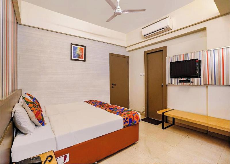 Hotel Gargi Deluxe image