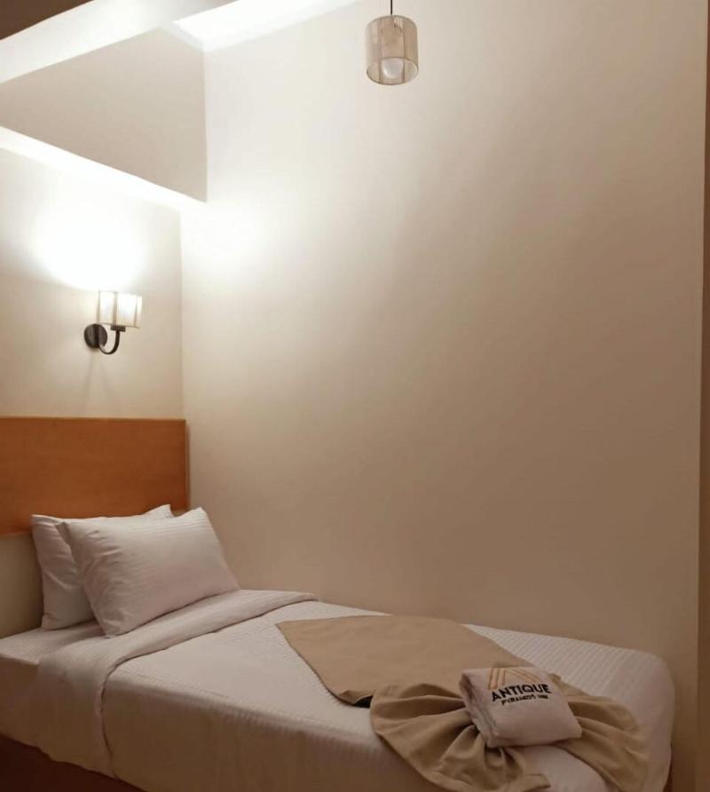 Antique Pyramids Inn image