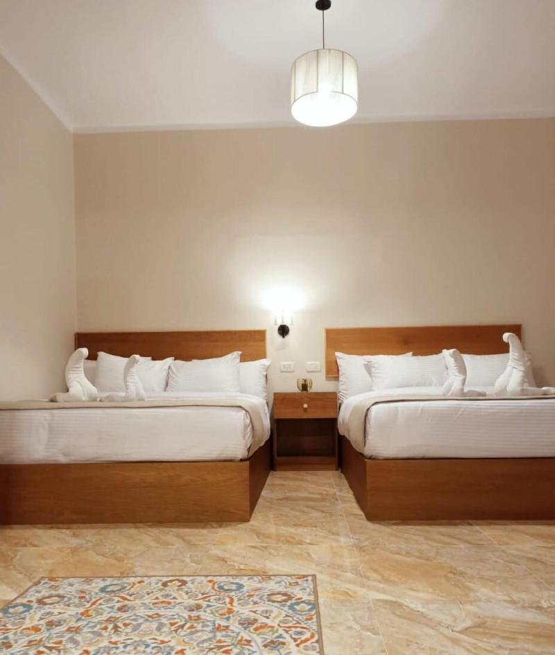 Antique Pyramids Inn image
