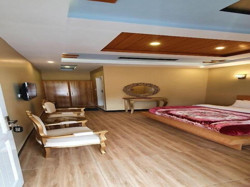 Markhor Inn image