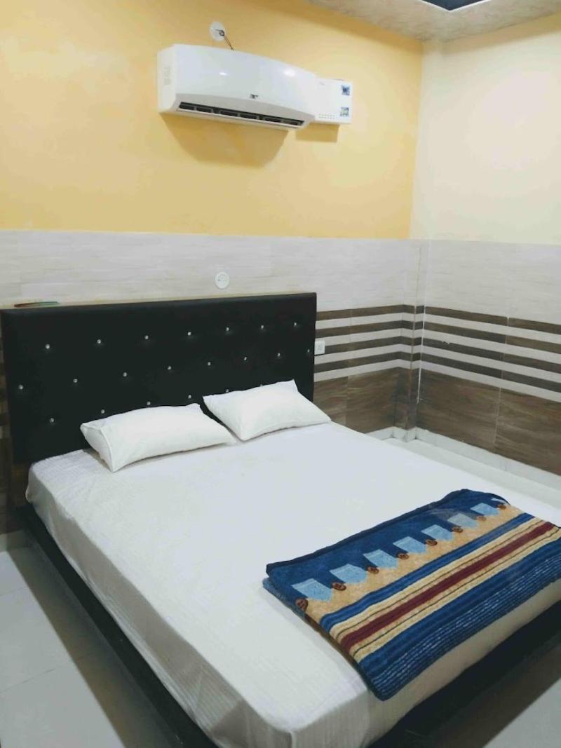 Goroomgo Gaurav Regency Hisar 3