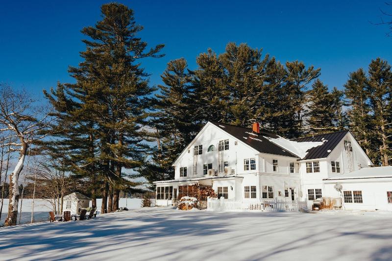 Wolf Cove Inn