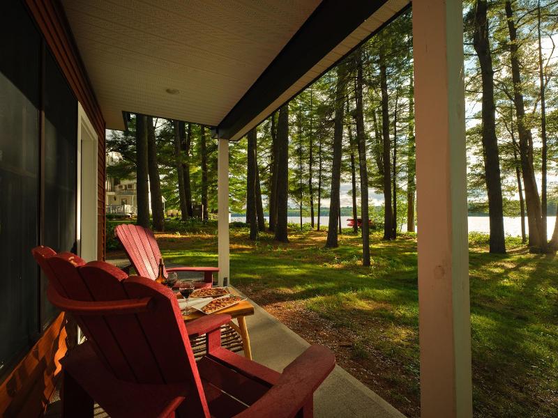 Wolf Cove Inn