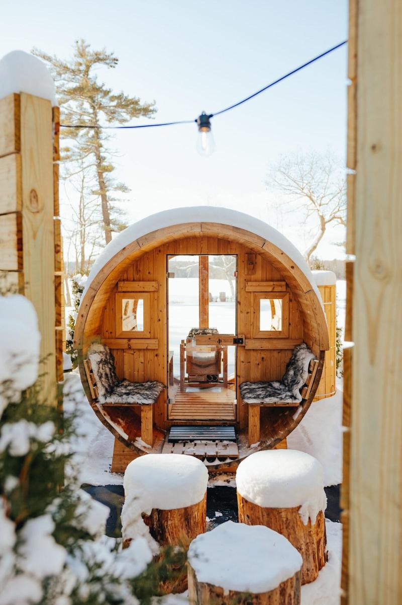 Wolf Cove Inn